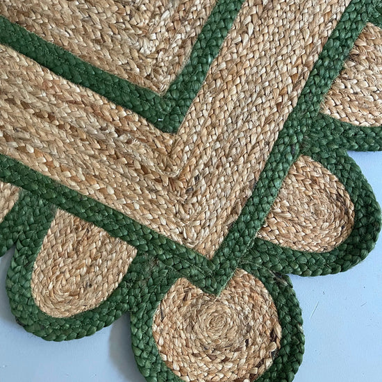 Scallop Jute with Green Border - Milagro Collective