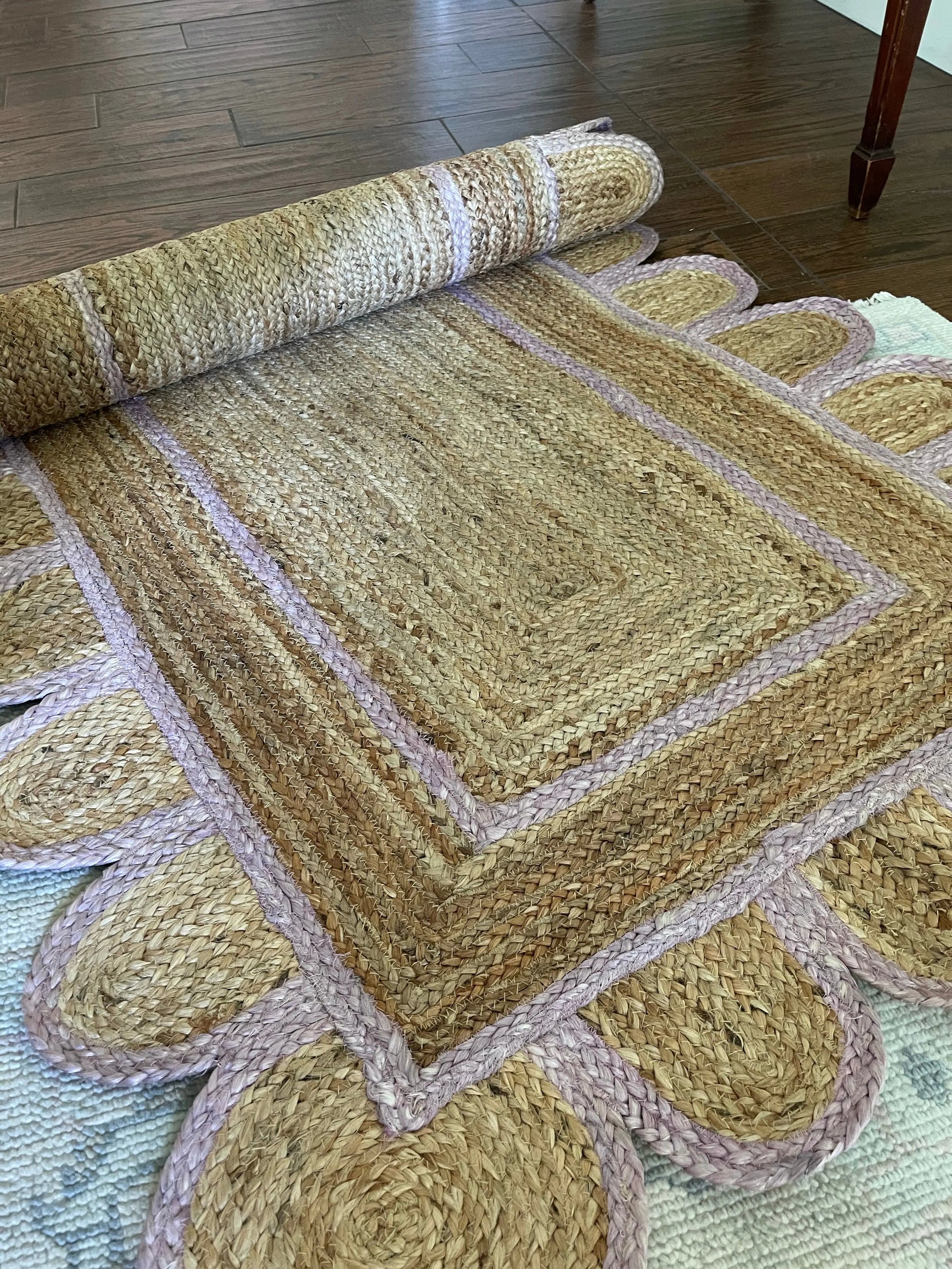 Scallop Jute with Lavender Border - Milagro Collective