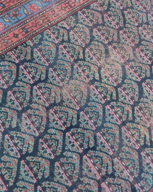 Beaumont vintage turkish rug, detail view 4