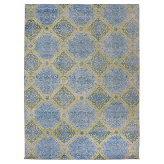 Waverley neoclassical trellis rug, full rug view
